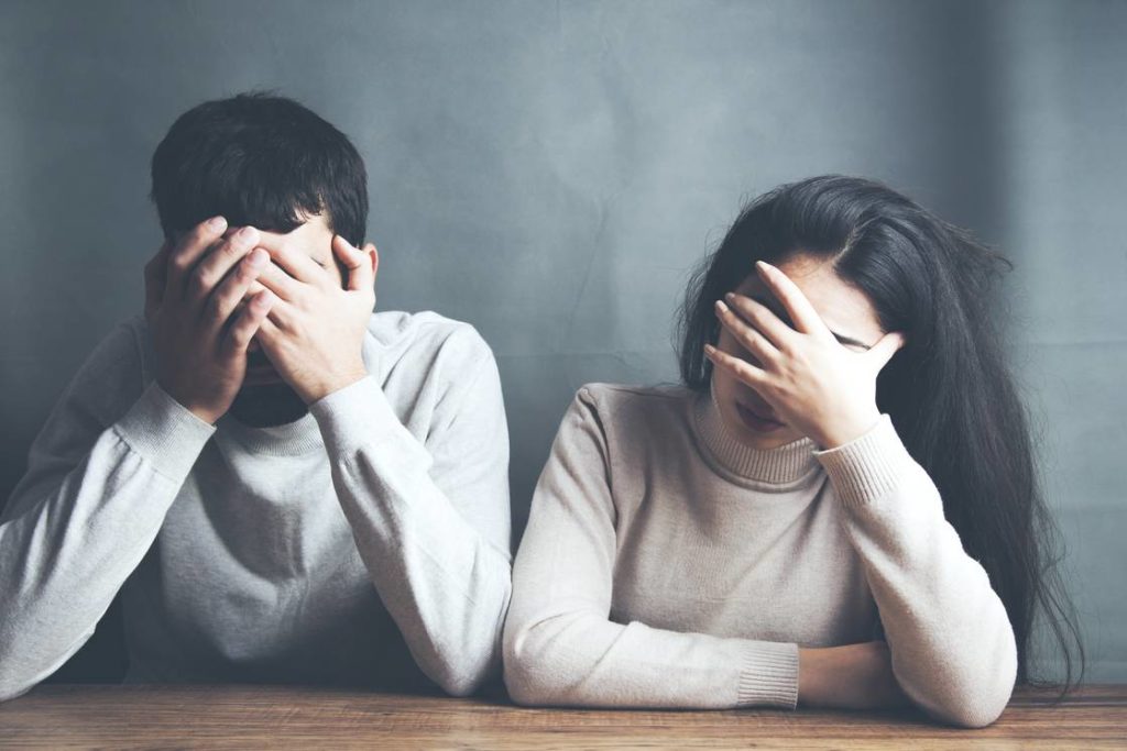 couple anxieux évitant ne se comprenant pas